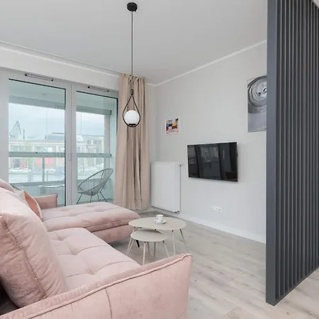 Lägenhet Eleganckie Blisko Rzeki W Gdansku Z Balkonem By Renters *