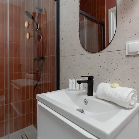 Eleganckie Blisko Rzeki W Gdansku Z Balkonem By Renters Lägenhet Gdańsk
