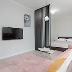 Apartament Eleganckie Blisko Rzeki W Gdańsku Z Balkonem By Renters